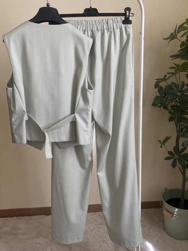 IMG_3384 Coordinato-gessato-gilet-e-pantalone-menta